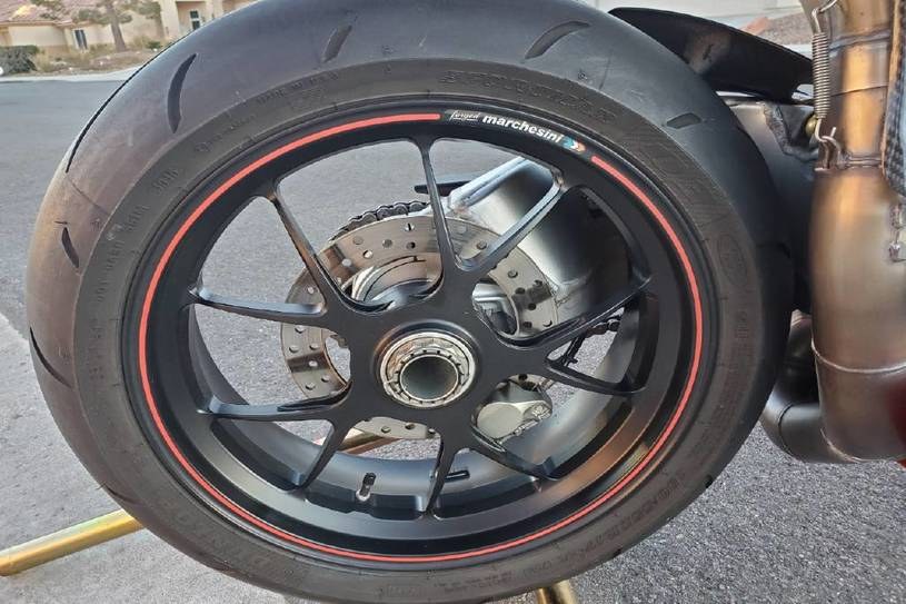 2008 Ducati 1099 S S (ZDM1XBEW18B) with an 1,098 cc L twin engine, Six-Speed Dry Clutch transmission, located at 1313 Las Vegas Blvd, North Port, FL, 34286, (888) 750-6845, 36.002834, -115.201302 - The Ducati 1098S boasts some gorgeous bodywork and slick design cues, but its real masterpiece lies beneath those pretty plastic panels. Underneath is a tubular steel trellis frame optimized for stiffness, and an L-twin engine produces 160 horsepower and 90.4 lb-ft of torque, routing exhaust fumes t- Photo#8