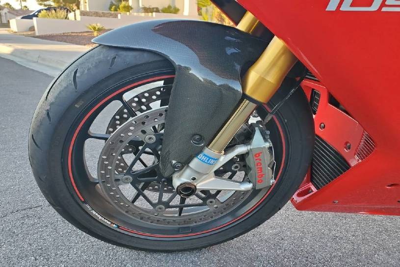 2008 Ducati 1099 S S (ZDM1XBEW18B) with an 1,098 cc L twin engine, Six-Speed Dry Clutch transmission, located at 1313 Las Vegas Blvd, North Port, FL, 34286, (888) 750-6845, 36.002834, -115.201302 - The Ducati 1098S boasts some gorgeous bodywork and slick design cues, but its real masterpiece lies beneath those pretty plastic panels. Underneath is a tubular steel trellis frame optimized for stiffness, and an L-twin engine produces 160 horsepower and 90.4 lb-ft of torque, routing exhaust fumes t- Photo#13