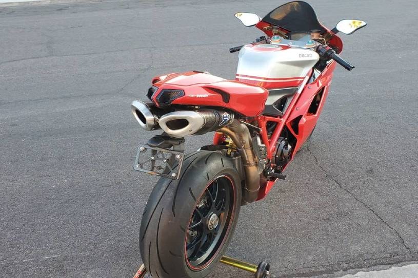 2008 Ducati 1099 S S (ZDM1XBEW18B) with an 1,098 cc L twin engine, Six-Speed Dry Clutch transmission, located at 1313 Las Vegas Blvd, North Port, FL, 34286, (888) 750-6845, 36.002834, -115.201302 - The Ducati 1098S boasts some gorgeous bodywork and slick design cues, but its real masterpiece lies beneath those pretty plastic panels. Underneath is a tubular steel trellis frame optimized for stiffness, and an L-twin engine produces 160 horsepower and 90.4 lb-ft of torque, routing exhaust fumes t- Photo#3