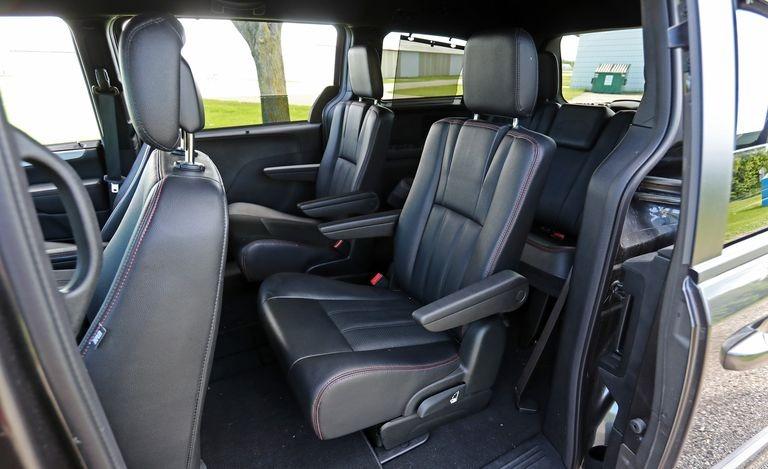 2017 Silver /Black Dodge Grand Caravan GT (2C4RDGEG0HR) with an 3.6L V6 DOHC 24V engine, 6A transmission, located at 1313 Las Vegas Blvd, North Port, FL, 34286, (888) 750-6845, 36.002834, -115.201302 - The 2017 Dodge Grand Caravan is all about transporting a bunch of people at an affordable price. This seven-passenger minivan undercuts its least expensive competitor by thousands of dollars when new. Even when loaded to the hilt with options, the price tag doesn't come close to its high-rent rivals- Photo#17