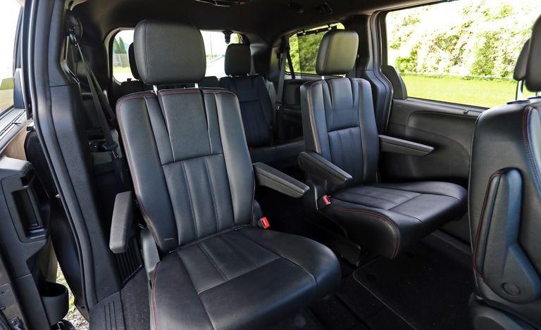 2017 Silver /Black Dodge Grand Caravan GT (2C4RDGEG0HR) with an 3.6L V6 DOHC 24V engine, 6A transmission, located at 1313 Las Vegas Blvd, North Port, FL, 34286, (888) 750-6845, 36.002834, -115.201302 - The 2017 Dodge Grand Caravan is all about transporting a bunch of people at an affordable price. This seven-passenger minivan undercuts its least expensive competitor by thousands of dollars when new. Even when loaded to the hilt with options, the price tag doesn't come close to its high-rent rivals- Photo#18