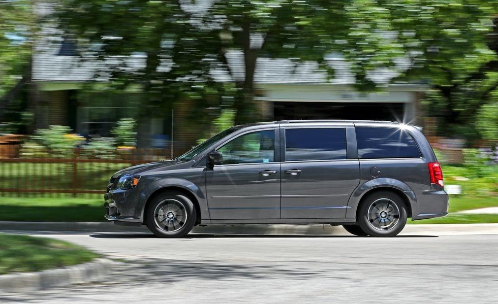 2017 Silver /Black Dodge Grand Caravan GT (2C4RDGEG0HR) with an 3.6L V6 DOHC 24V engine, 6A transmission, located at 1313 Las Vegas Blvd, North Port, FL, 34286, (888) 750-6845, 36.002834, -115.201302 - The 2017 Dodge Grand Caravan is all about transporting a bunch of people at an affordable price. This seven-passenger minivan undercuts its least expensive competitor by thousands of dollars when new. Even when loaded to the hilt with options, the price tag doesn't come close to its high-rent rivals- Photo#1