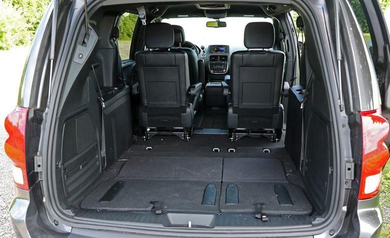 2017 Silver /Black Dodge Grand Caravan GT (2C4RDGEG0HR) with an 3.6L V6 DOHC 24V engine, 6A transmission, located at 1313 Las Vegas Blvd, North Port, FL, 34286, (888) 750-6845, 36.002834, -115.201302 - The 2017 Dodge Grand Caravan is all about transporting a bunch of people at an affordable price. This seven-passenger minivan undercuts its least expensive competitor by thousands of dollars when new. Even when loaded to the hilt with options, the price tag doesn't come close to its high-rent rivals- Photo#25