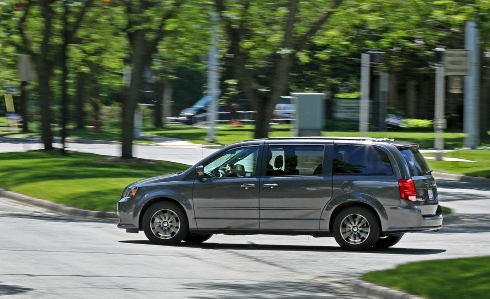 2017 Silver /Black Dodge Grand Caravan GT (2C4RDGEG0HR) with an 3.6L V6 DOHC 24V engine, 6A transmission, located at 1313 Las Vegas Blvd, North Port, FL, 34286, (888) 750-6845, 36.002834, -115.201302 - The 2017 Dodge Grand Caravan is all about transporting a bunch of people at an affordable price. This seven-passenger minivan undercuts its least expensive competitor by thousands of dollars when new. Even when loaded to the hilt with options, the price tag doesn't come close to its high-rent rivals- Photo#2