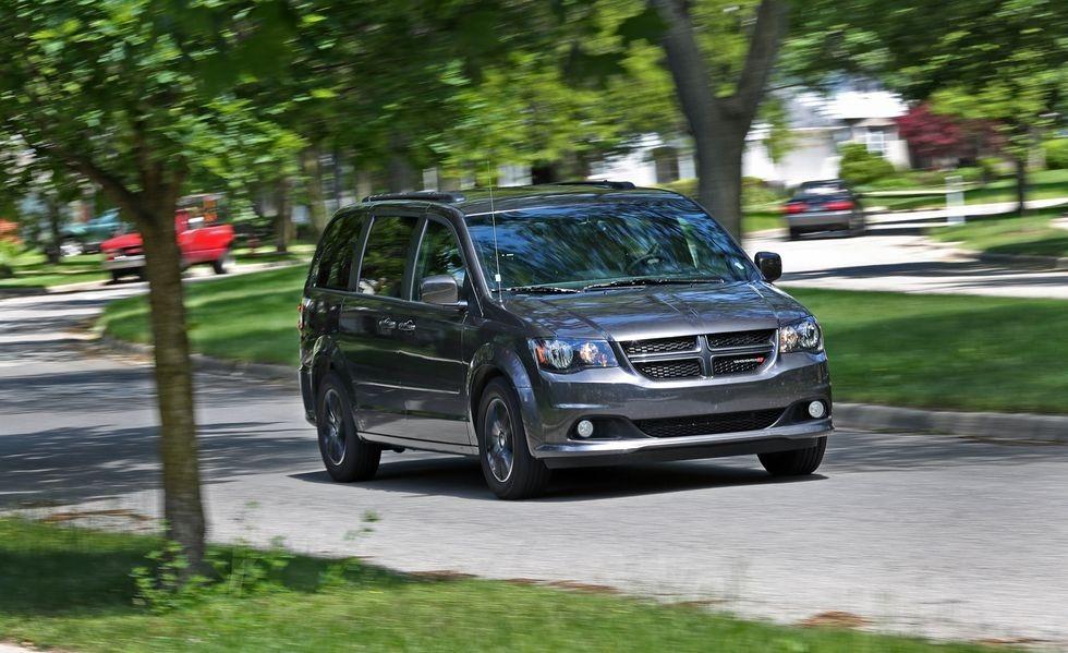 2017 Silver /Black Dodge Grand Caravan GT (2C4RDGEG0HR) with an 3.6L V6 DOHC 24V engine, 6A transmission, located at 1313 Las Vegas Blvd, North Port, FL, 34286, (888) 750-6845, 36.002834, -115.201302 - The 2017 Dodge Grand Caravan is all about transporting a bunch of people at an affordable price. This seven-passenger minivan undercuts its least expensive competitor by thousands of dollars when new. Even when loaded to the hilt with options, the price tag doesn't come close to its high-rent rivals- Photo#3