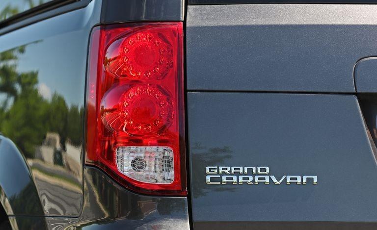 2017 Silver /Black Dodge Grand Caravan GT (2C4RDGEG0HR) with an 3.6L V6 DOHC 24V engine, 6A transmission, located at 1313 Las Vegas Blvd, North Port, FL, 34286, (888) 750-6845, 36.002834, -115.201302 - The 2017 Dodge Grand Caravan is all about transporting a bunch of people at an affordable price. This seven-passenger minivan undercuts its least expensive competitor by thousands of dollars when new. Even when loaded to the hilt with options, the price tag doesn't come close to its high-rent rivals- Photo#8